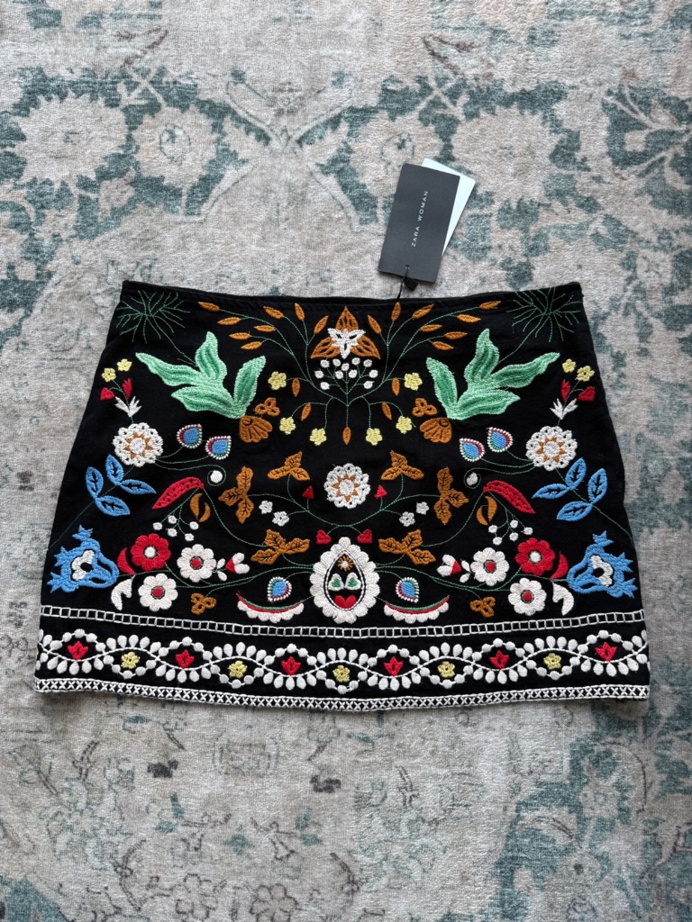 NWT Zara Woman Mini Skirt Black Floral Embroidered Boho Chic Small